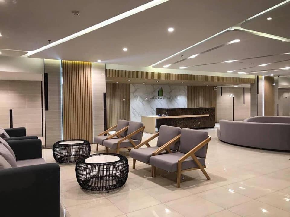 Sweethome1-Can ho 42m2 co bep, phong tam nong lanh tai Ha Long photo