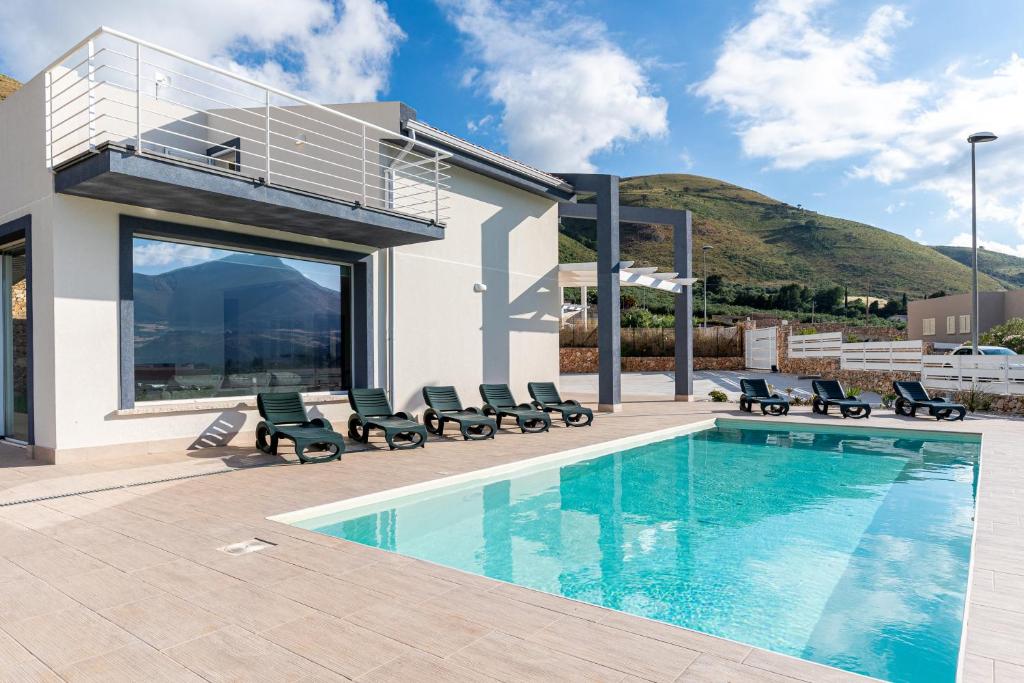 Elegante Villa con Piscina privata a Scopello 전경