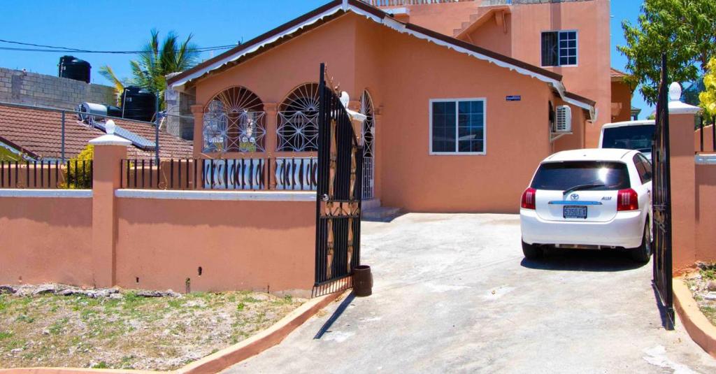 Guest Houses in Montego Bay, Jamaica price from 59 of Hotels