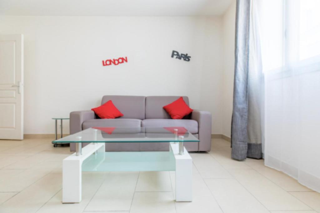 Bright Apartment In The Heart Of Cannes - 2