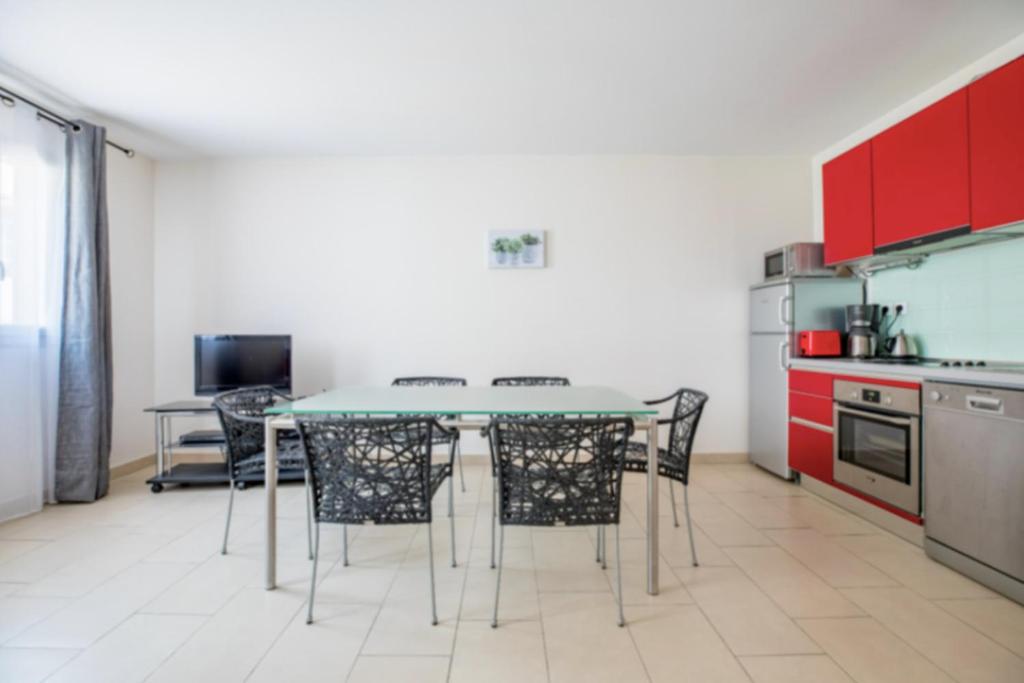Bright Apartment In The Heart Of Cannes - 4