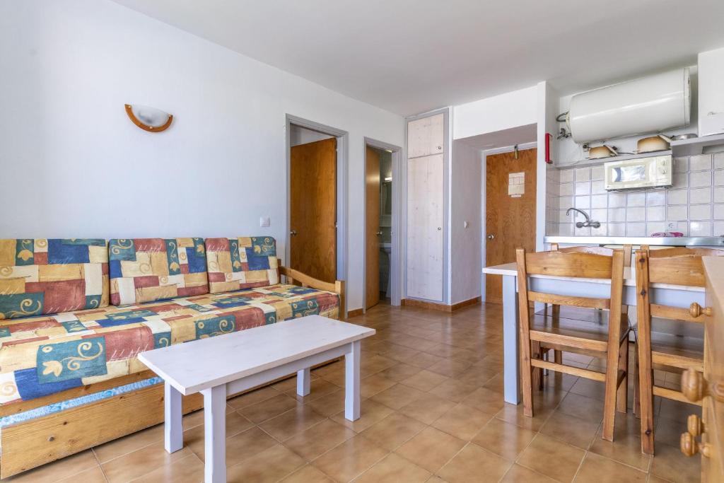 O7 Vista Blanes — Hotel rooms in Cala'n Blanes, Balearic Islands