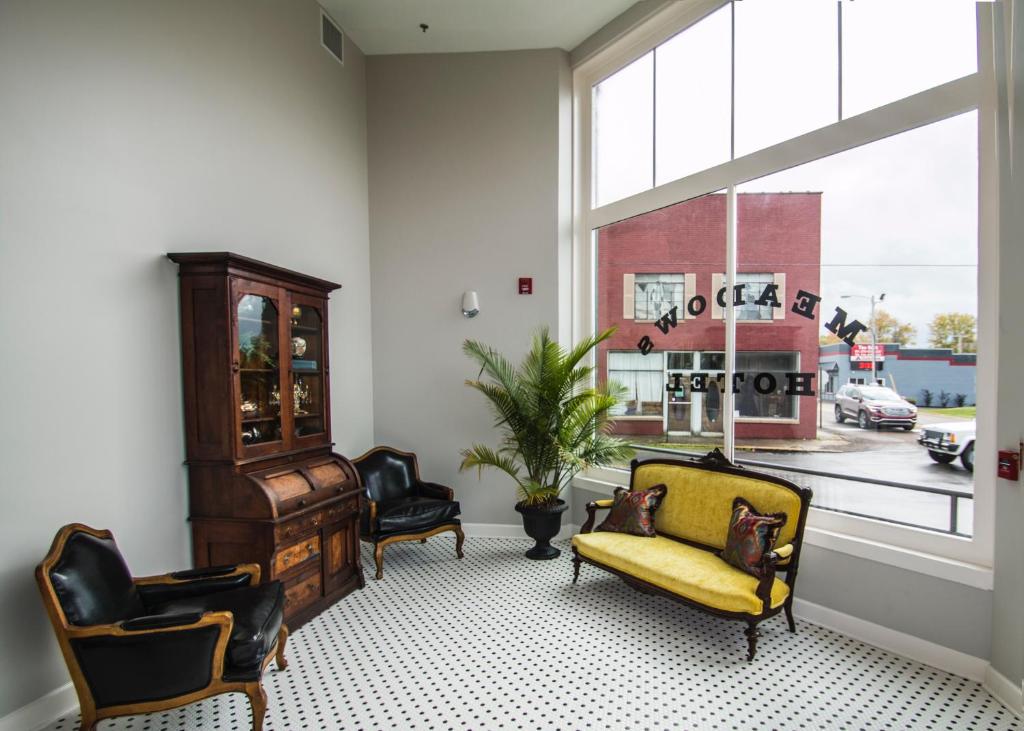 Meadows Hotel photo