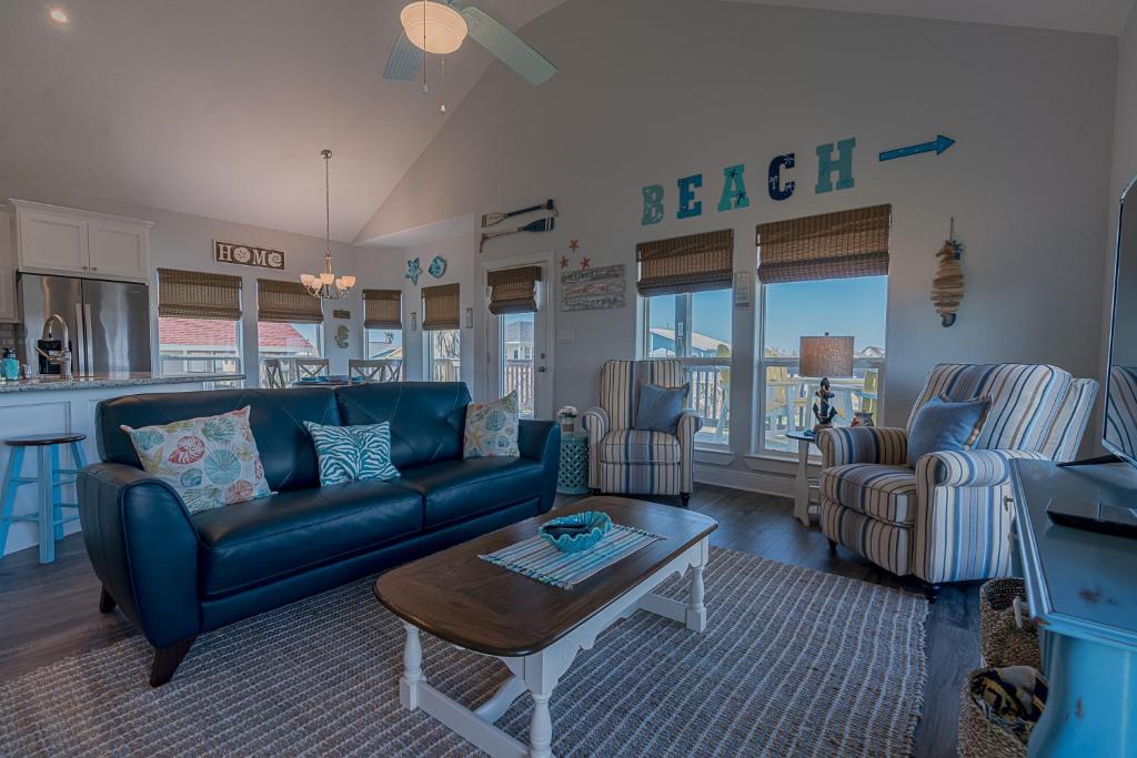The Coast is Clear Amazing home in Sea Isle Short distance to the Beach, Galveston