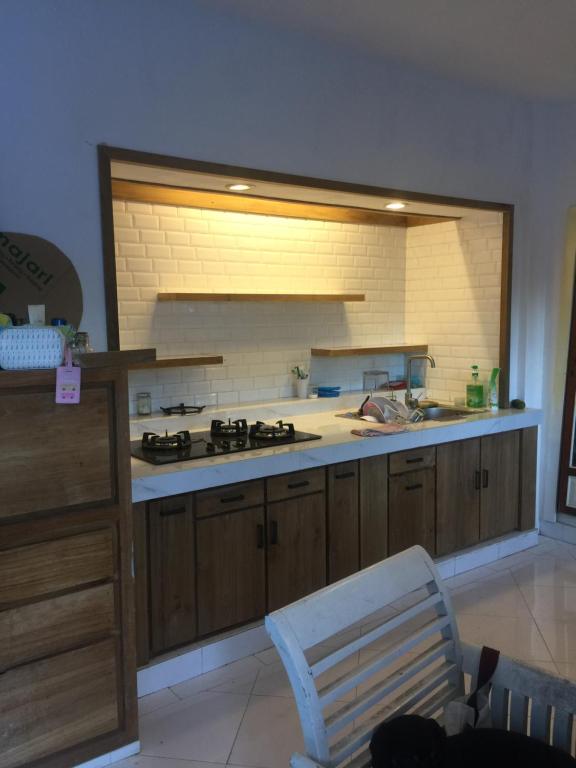 SUNKISS VILLA by Yogya Tropicana