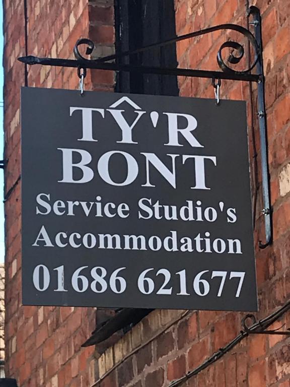 Ty'r Bont Studios, Newtown