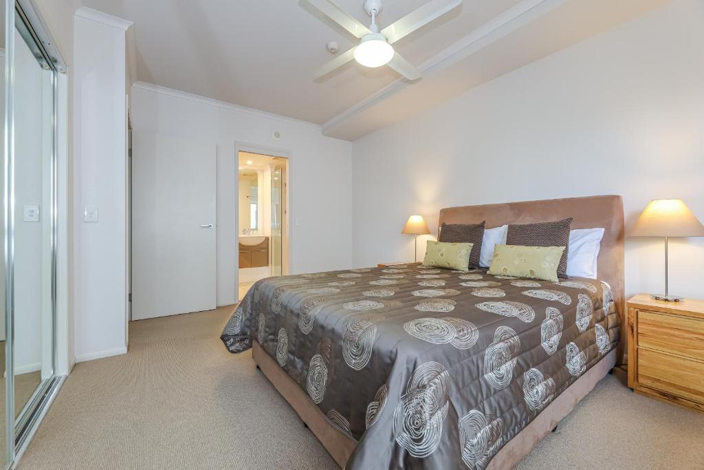On the Bay Apartments photo