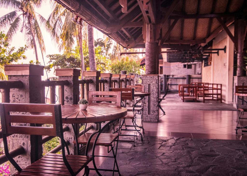 Nugraha Lovina Seaview Resort and Spa photo