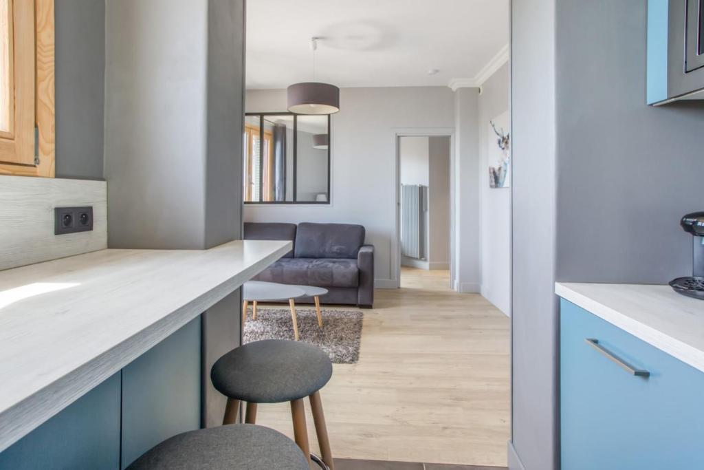 Modern 1br with terrace and a breathtaking view in Annecy photo