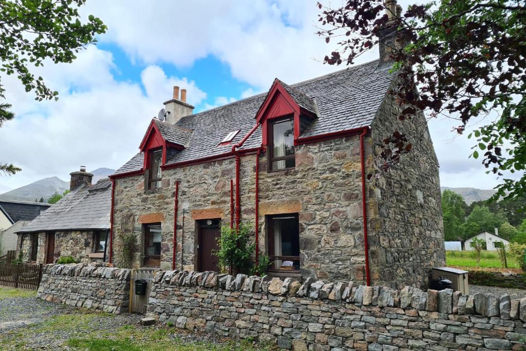 Coulin Farmhouse in Kinlochewe, United Kingdom reviews, prices
