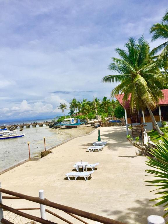 Tauig Beach Resort photo