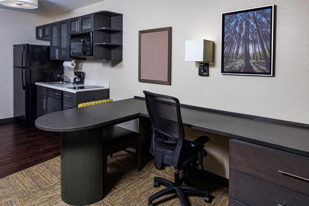 Candlewood Suites Appleton Photo 37