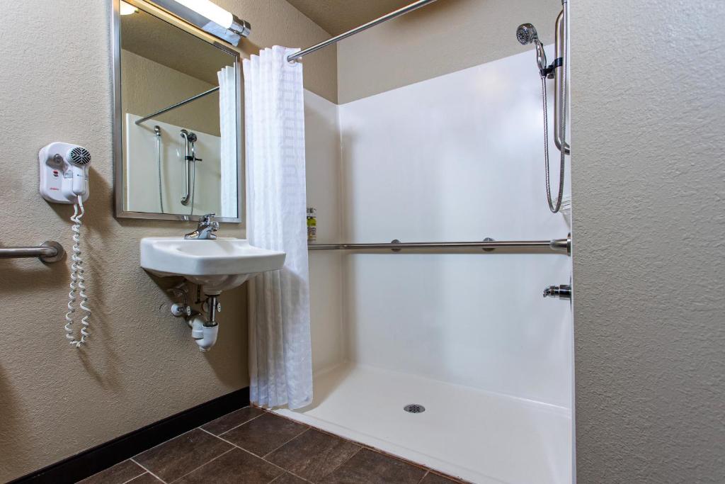 Candlewood Suites Appleton Photo 38