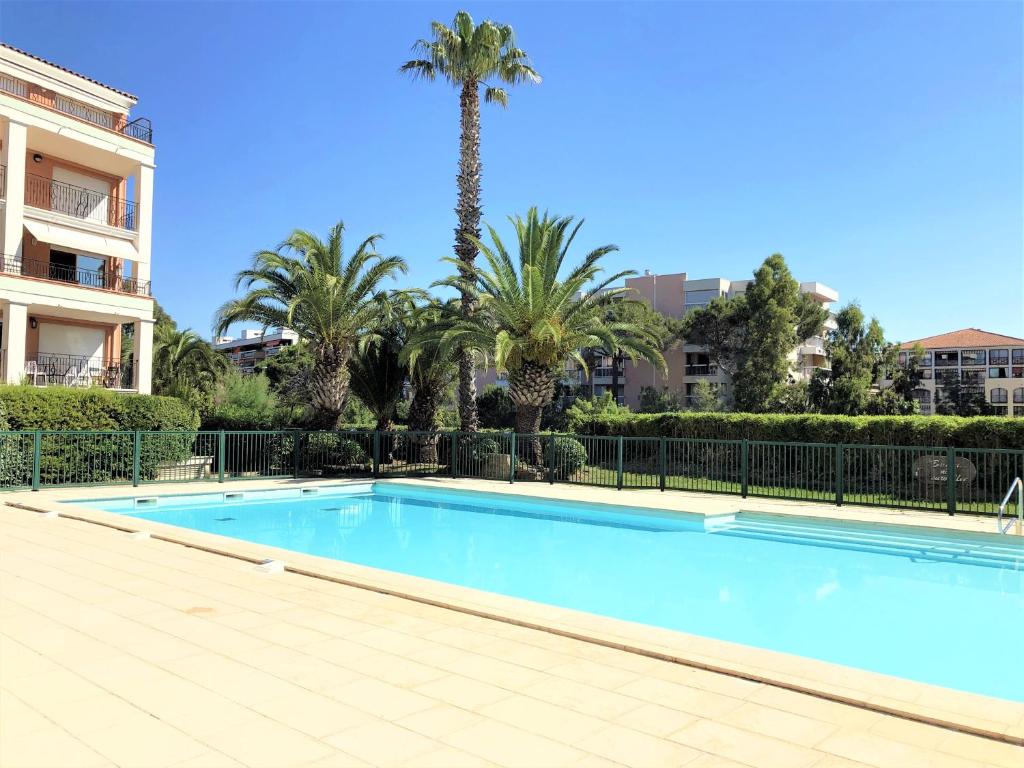 Ste Maxime T3 Terrasse vue mer et avec piscine - 4