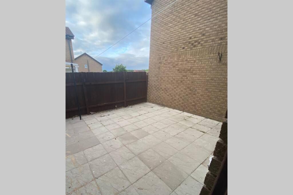 Newly Refurbished Beautiful Location 1 Bedroom Residential House sleeps 4 photo