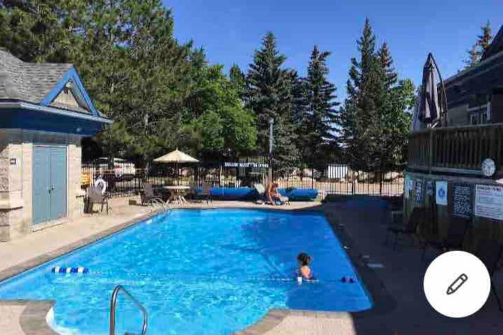 Blue Mountain Studio Oasis photo