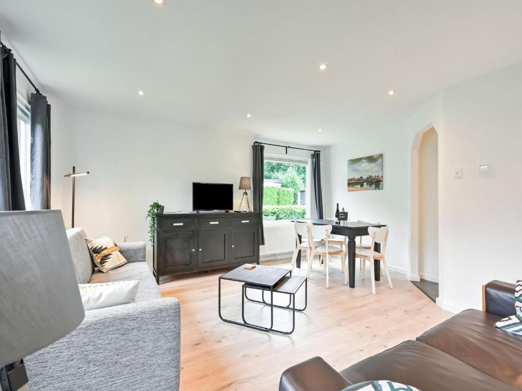 Quaint Holiday Home in Garderen with Fenced Garden