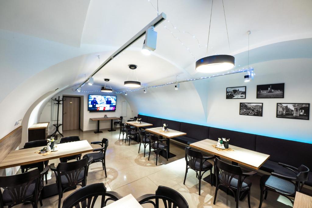 Hotel Trebovska restaurace 전경