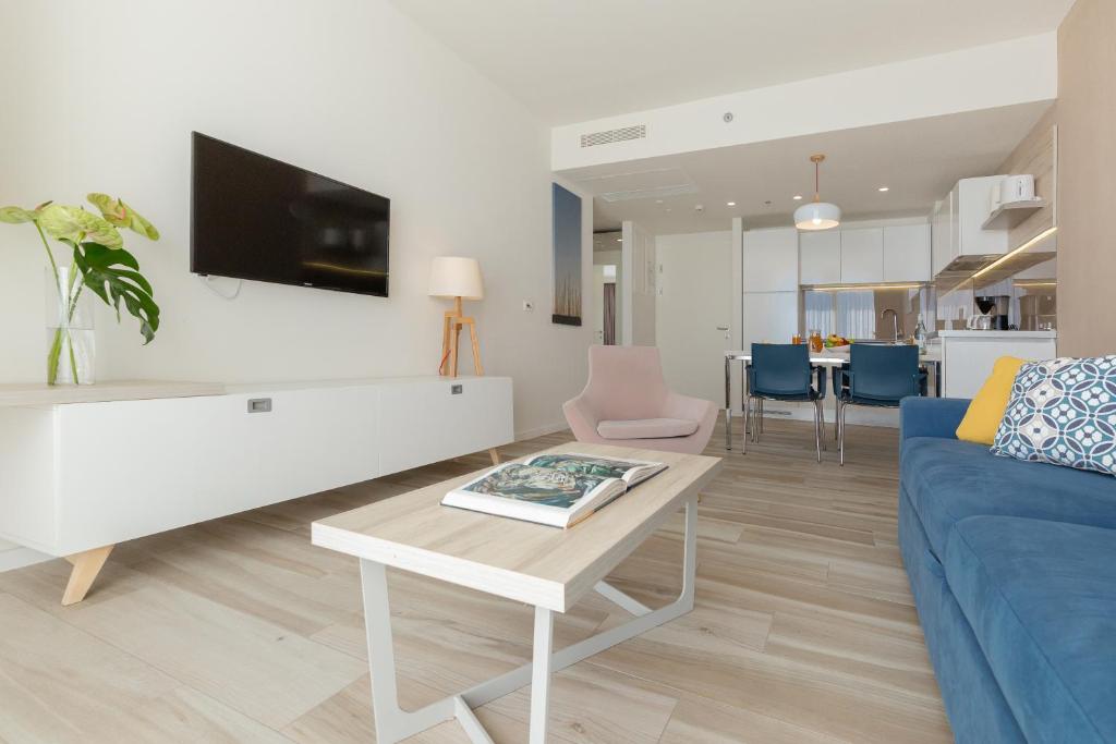 Romana Beach Resort — Hotel rooms in Makarska, Split-Dalmatia