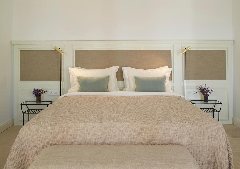 Bonzoe Suites & Villas photo