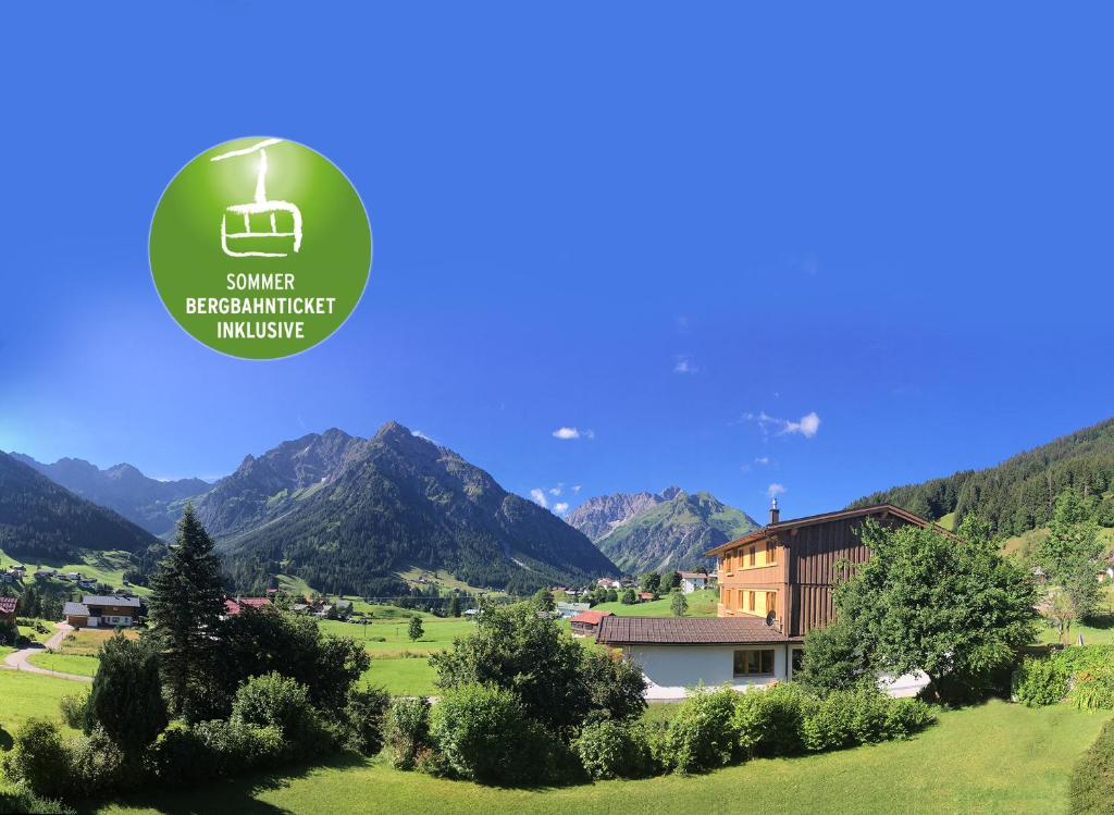 Ahorn Chalet Mittelberg — Hotel in Mittelberg