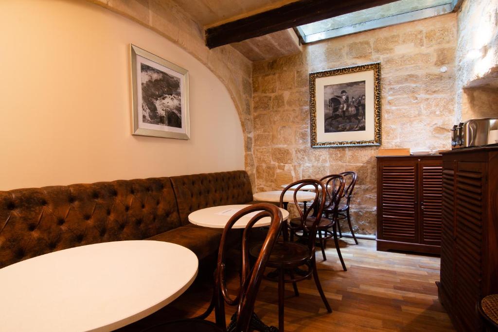 The Burrow Guest House photo