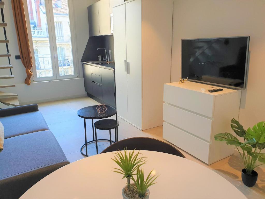 DUPLEX CENTRE MER 401 - 2