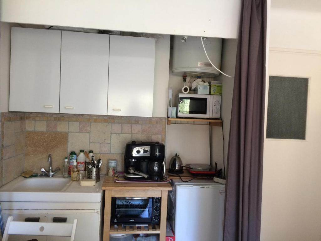 studio cavalaire sur mer proche de ST tropez reservable du samedi au samedi - 3