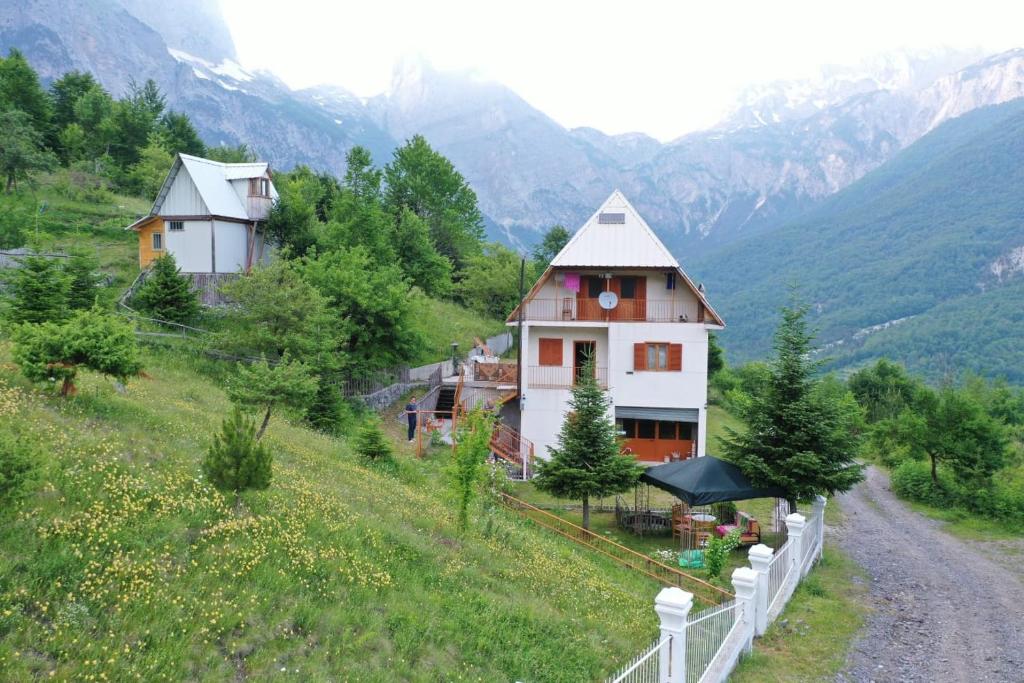 Alpbes Theth Guesthouse photo