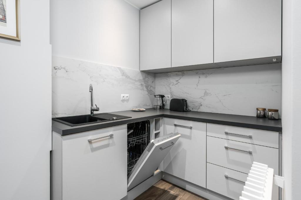 Maraton Gardens Apartments by Noclegi Renters 전경