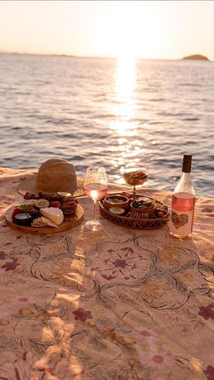 Apartment Jakov with Boat Mooring photo