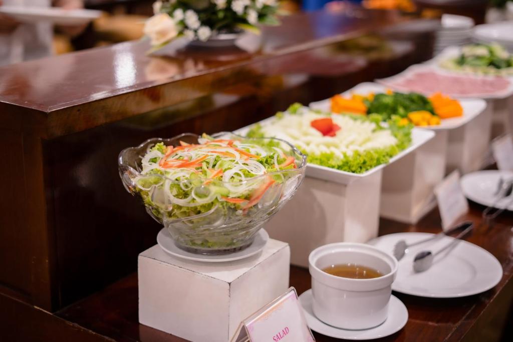 Еда и напитки