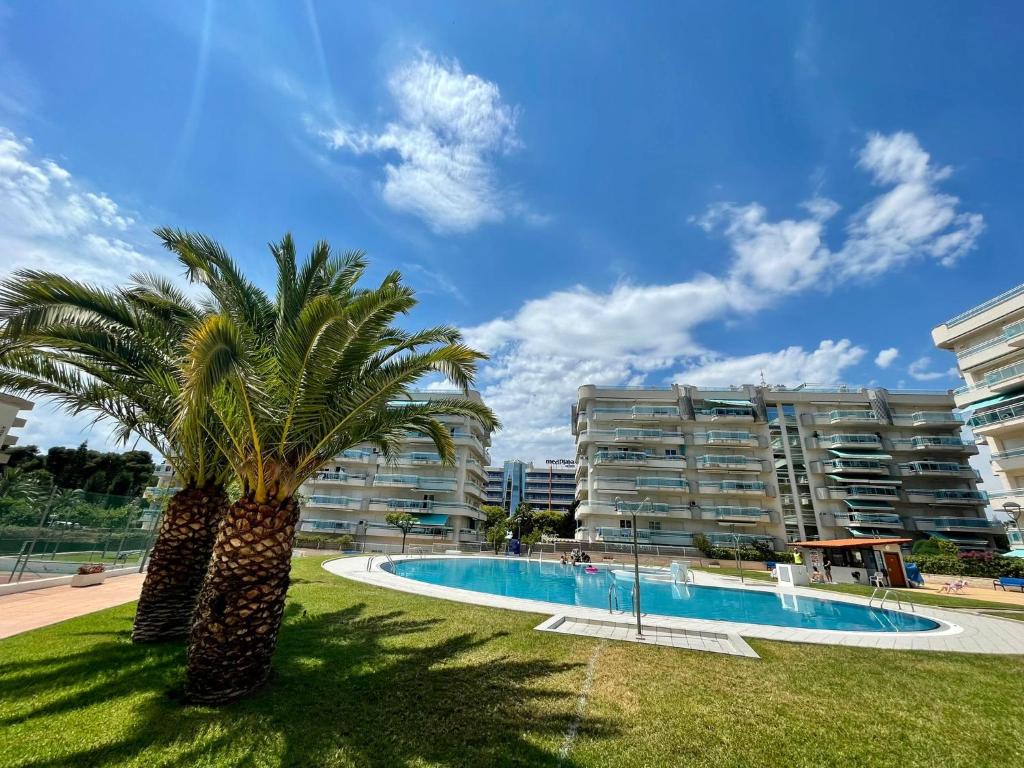 For a Stay Larimar, Salou