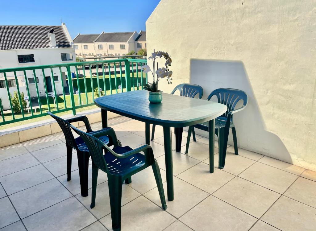 84 Settler Sands Beachfront Accommodation Sea View photo