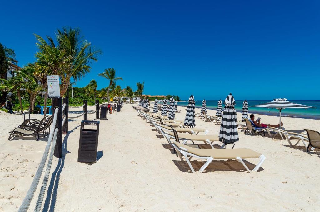 Mareazul Beach Front Condos At playa del Carmen photo