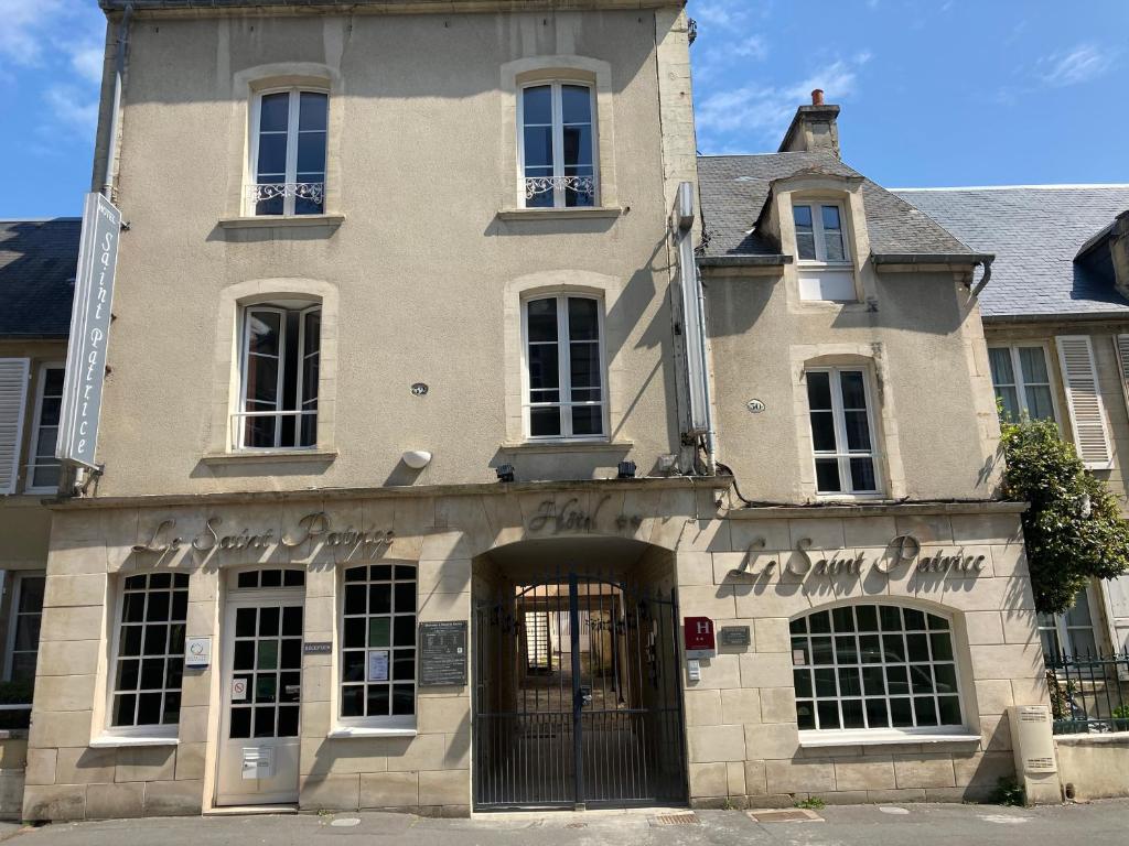 Hotel Le Saint Patrice — Hotel in Bayeux