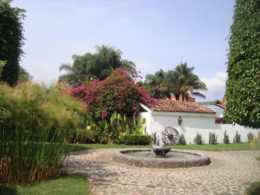 LAS CÚPULAS HOTEL & RESTAURANTE