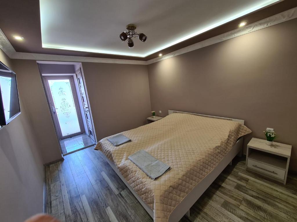 2-х кім.квартира в центрі Берегова photo