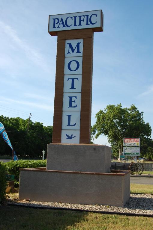 Pacific Motel photo