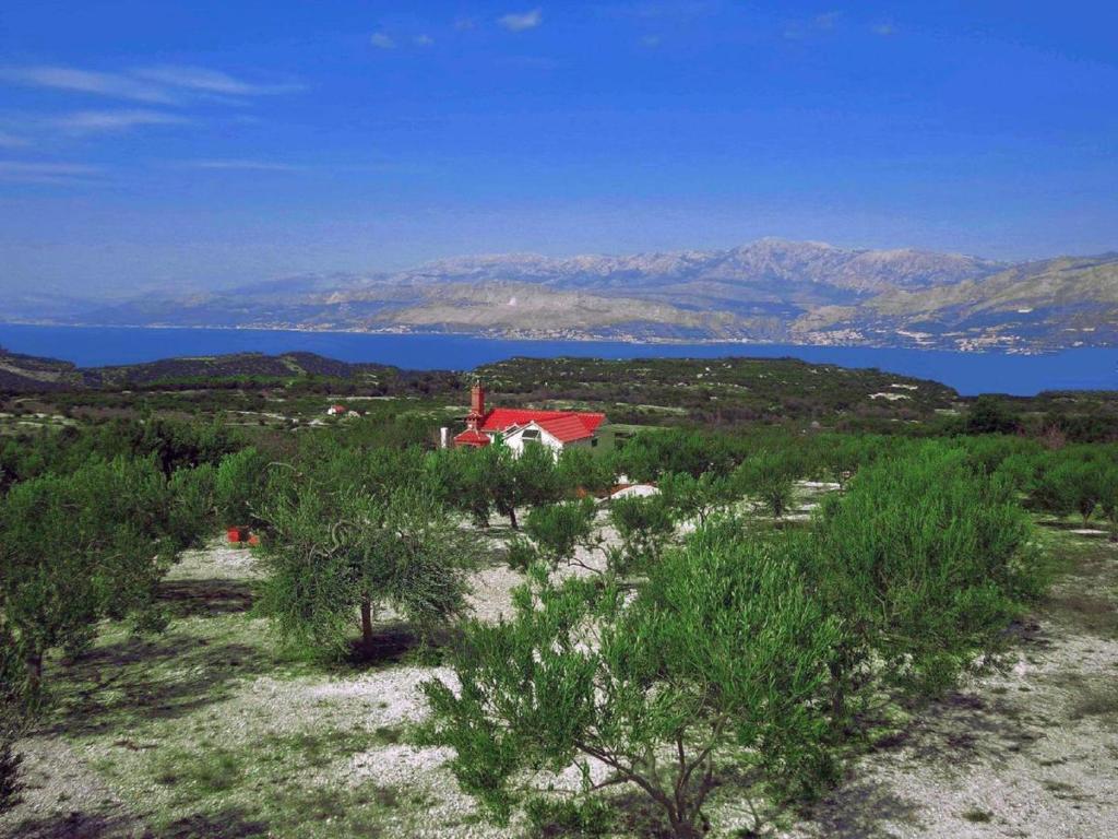Robinson House Dubrova — Hotel in Brac Island