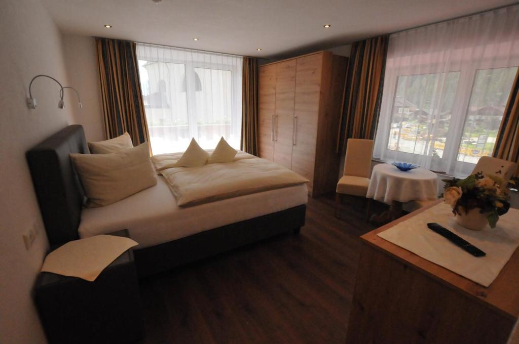 Appartements und Fruhstuckspension Passler photo