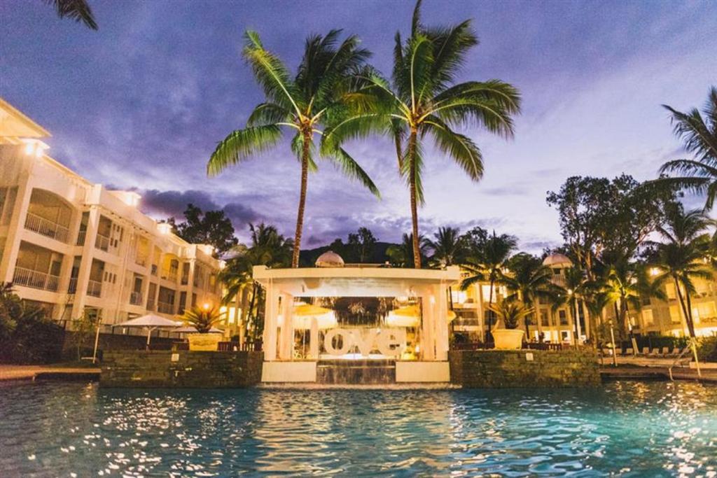 Beach Club Palm Cove 2 Bedroom Luxury Penthouse — Hotel in Cairns