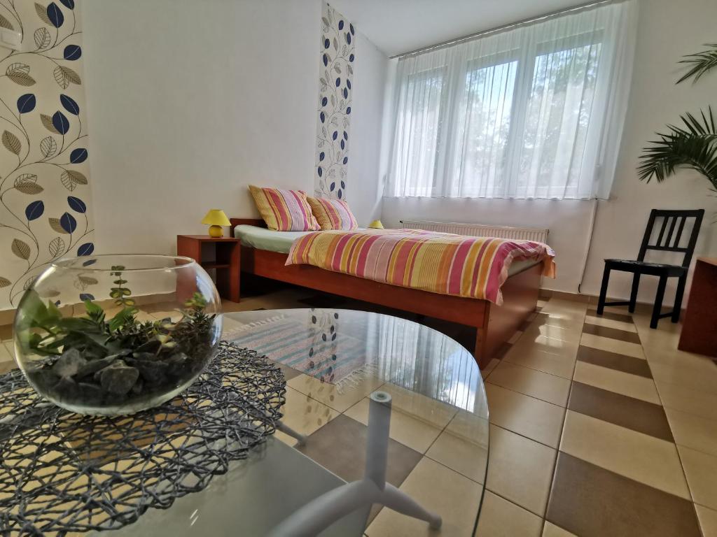 1st Floor Apartman, Szombathely