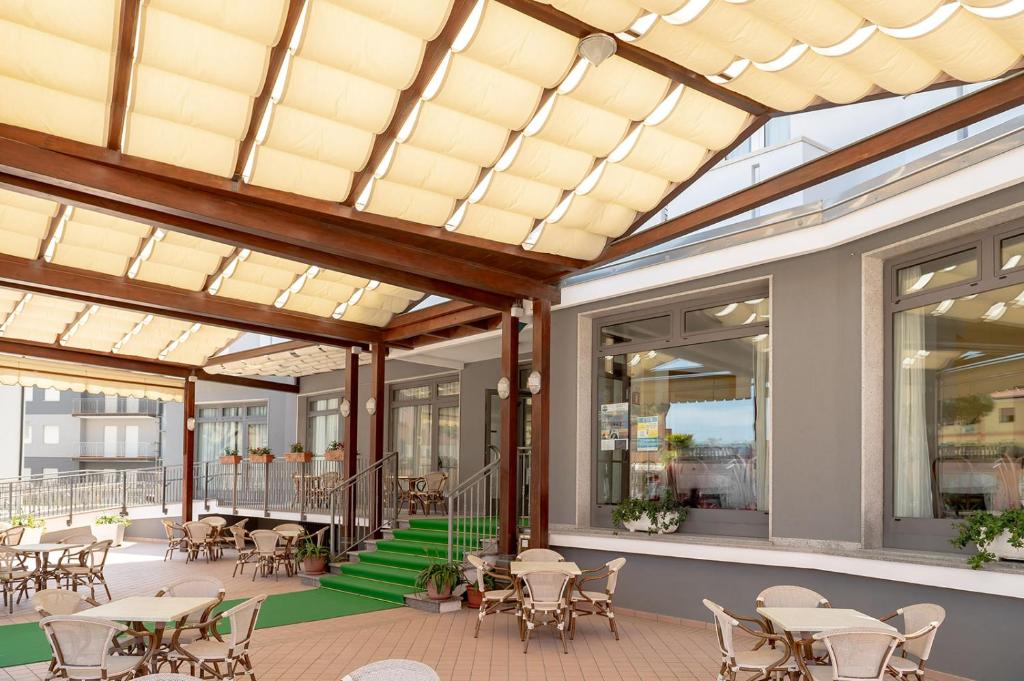 Hotel Milan - 5