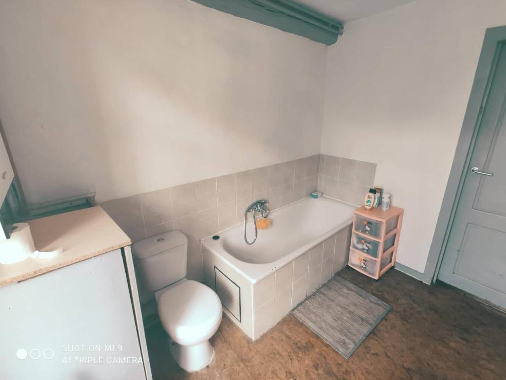 Chambre privee dans maison tout confort photo