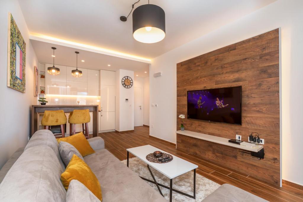 Accordion Apartment - 4