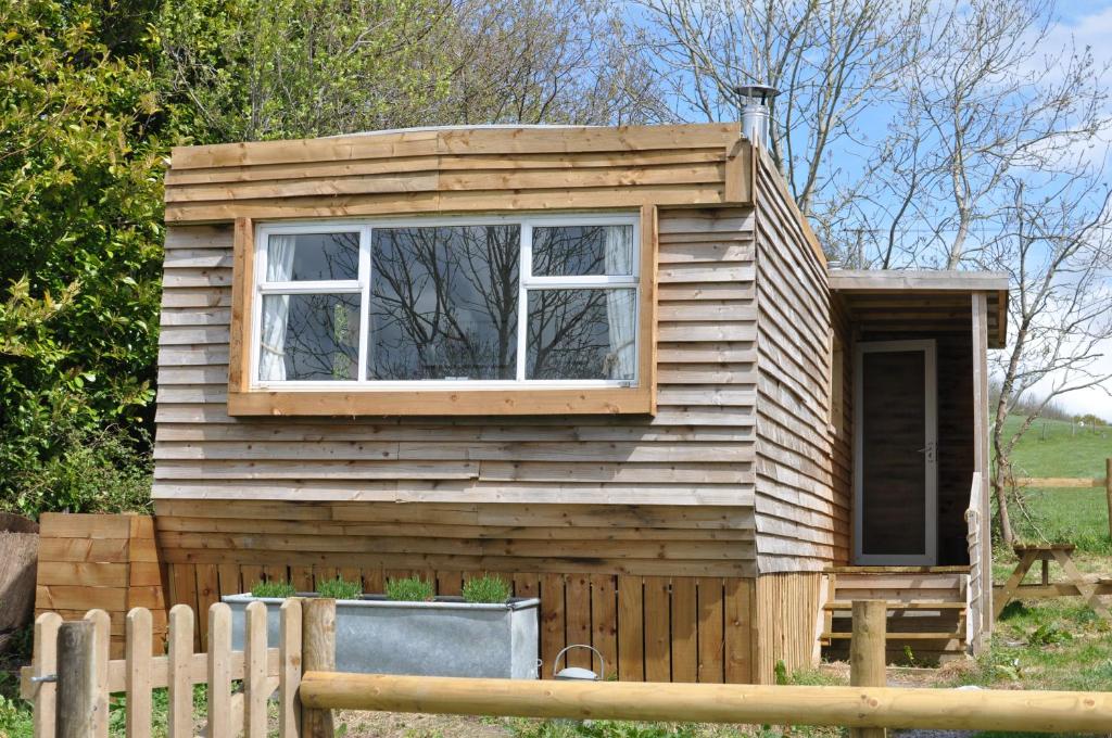 Cosy Rural Lodge at Goldhill Glamping - Sleeps 4, Shaftesbury