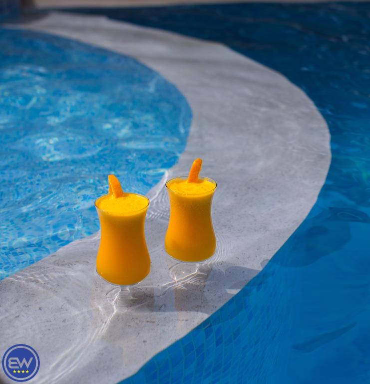 スイミングプール