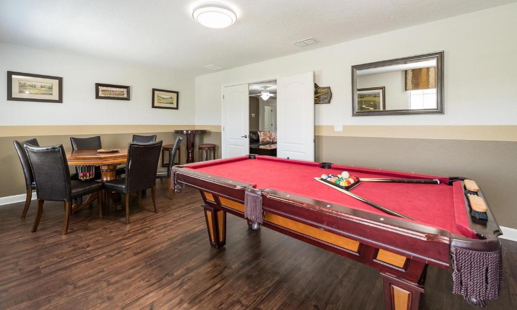 Open 8 Bdrm Home with Pool in Champions Gate, Davenport