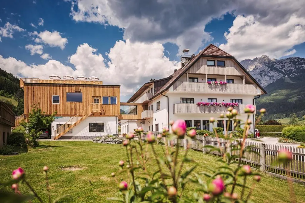 Hotel Loy, hotel in Gröbming